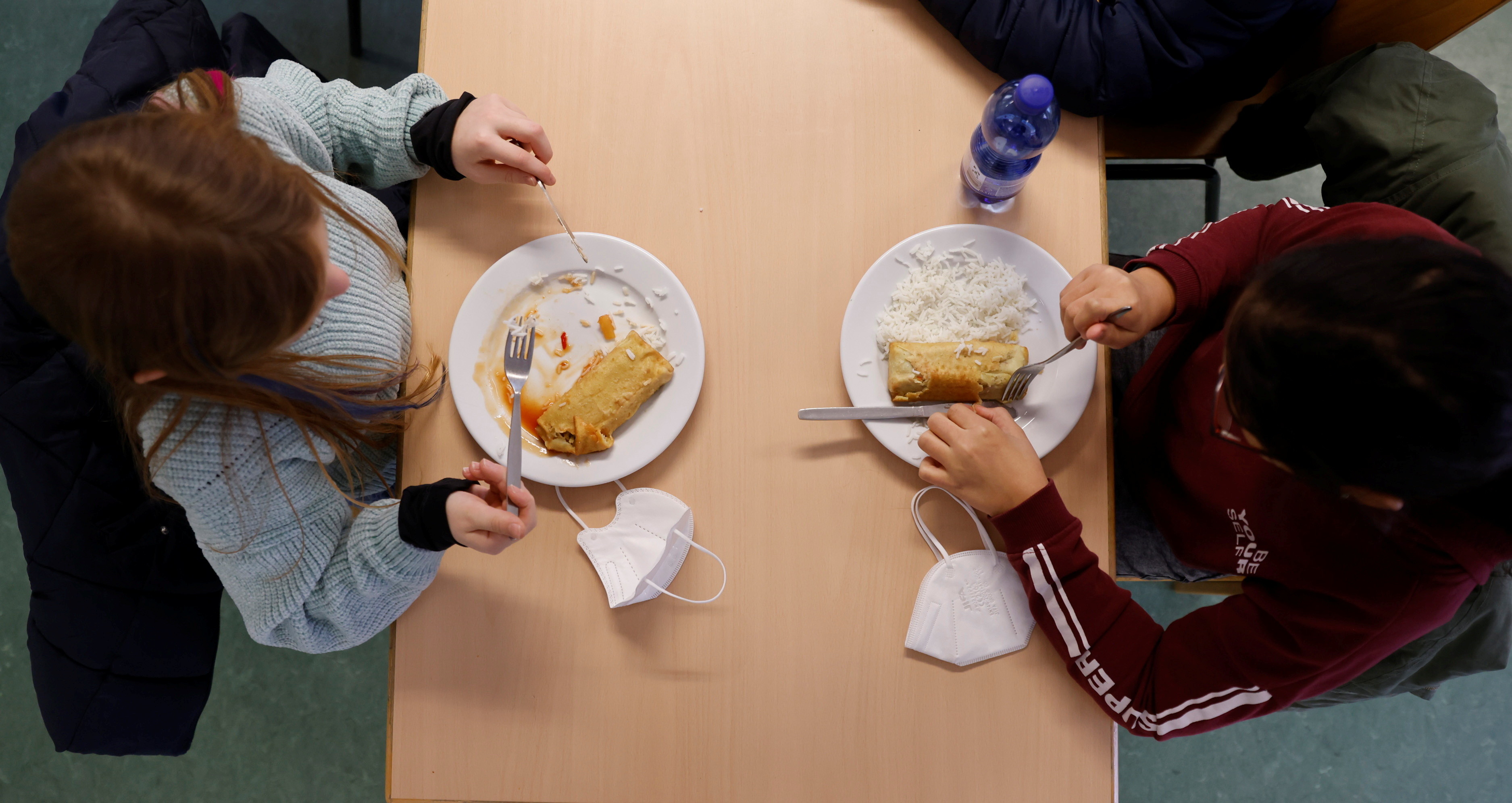 image of a bird's eye view of two people eating